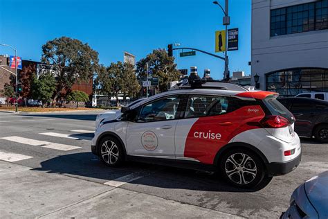 Cruise’s driverless robotaxis are accepting passengers in Phoenix and ...