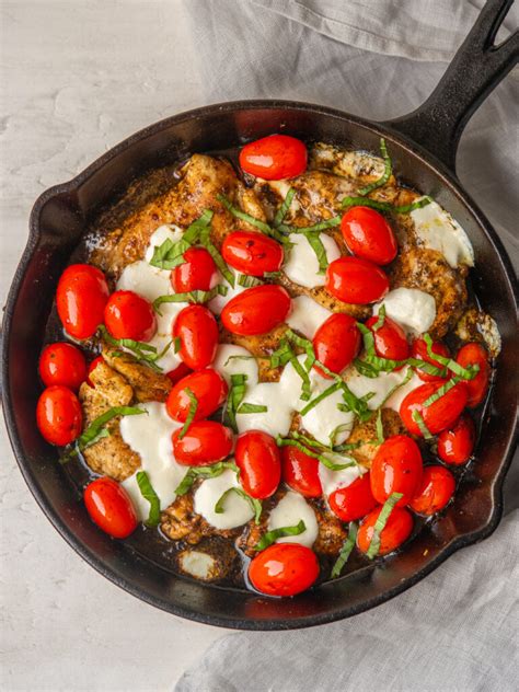 Caprese Chicken Skillet 30 Minute Chicken Caprese One Pan Meal