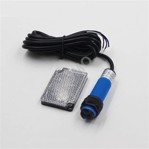 Retroreflective Blue M18 NPN PNP Photoelectric Sensor With Reflector