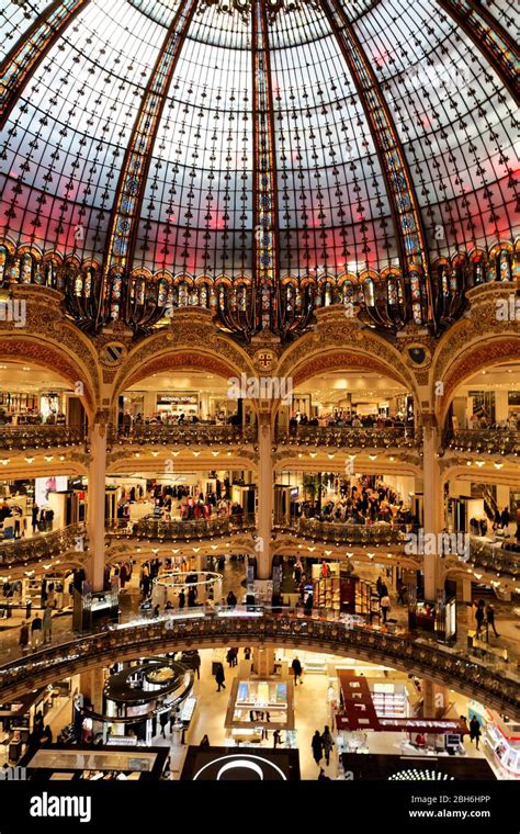 Galeries Lafayette Haussman Paris France Stock Photo Alamy