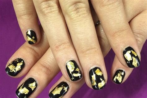 D Co Ongle Avec Feuilles D Or Id Es Pour Cr Er Une Manucure Glamour