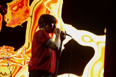 Red Hot Chili Peppers em Curitiba veja fotos e vídeos do show