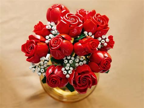 LEGO's Rose Bouquets Make the Perfect Valentine's Day Gift