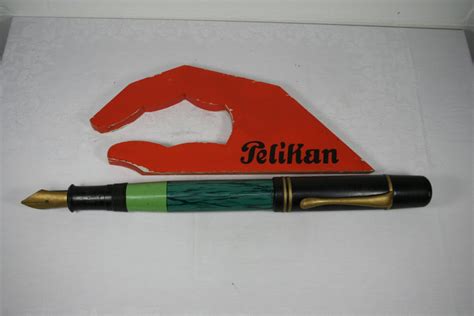 Pelikan Etalagereclame Pen De Musketier Bredevoort