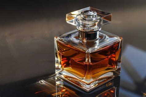 Mastering Eau De Parfum: Do’s & Dont's For Men