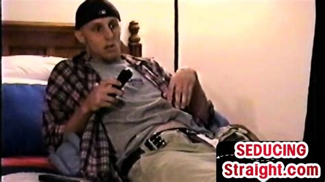 Real Str Amateur Dude Gets Gay Bj In Vintage Homemade Suck