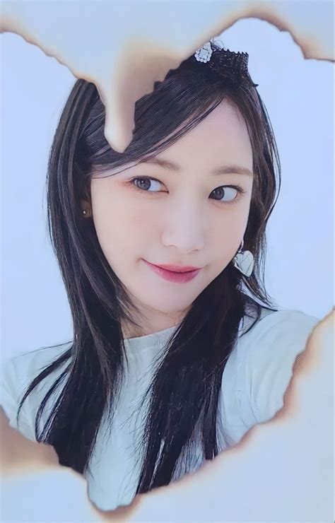 Le Sserafim Sakura Photocard Scan Em Serafim