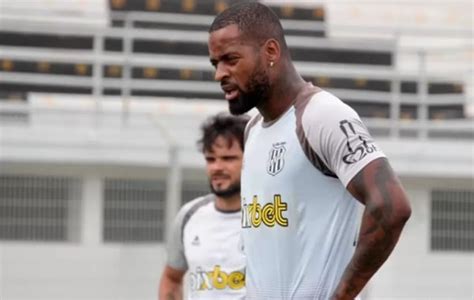 Aos Anos Zagueiro Ded Ex Cruzeiro E Vasco Pode Ser O Novo