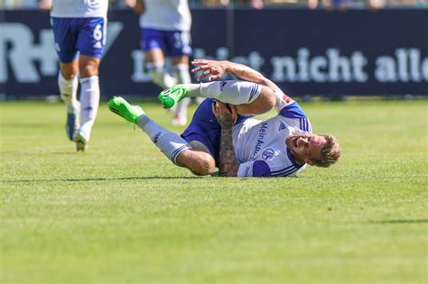 FC Schalke 04 Schock Im Training Profi Wird Verletzt Abtransportiert