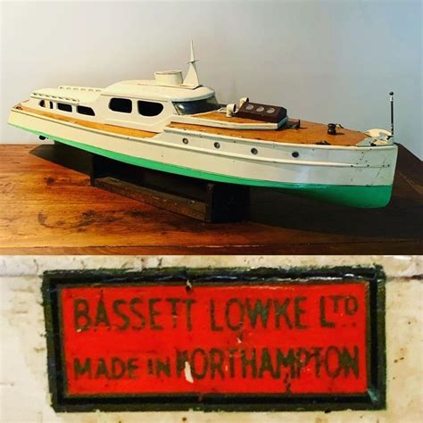 Pin On Canot De Bassin In Toy Boats Row Boat Model Boats