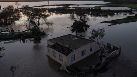 California flooding causes billions in losses, Moody's estimates show