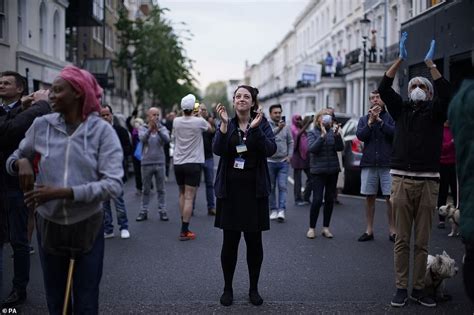 Coronavirus Uk Clap For Nhs Carers Reaches Fourth Week Daily Mail Online