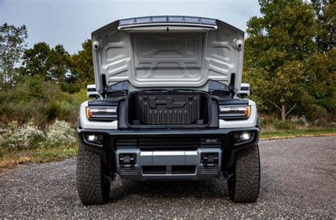 GMC Hummer EV Unveiled With 1000 HP And 563 Km Driving Range