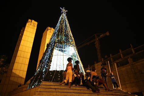 Joyeux Noël à tous La ville de Kinshasa a revêtu ses ha Flickr