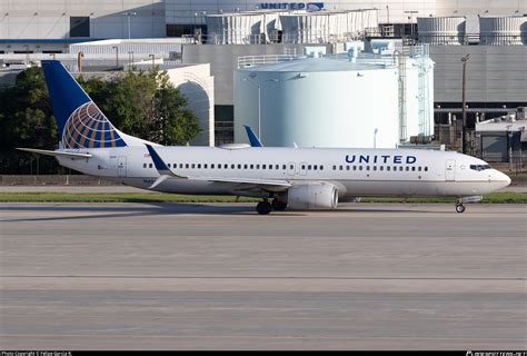 N14240 United Airlines Boeing 737 824 WL Photo By Felipe Garcia R