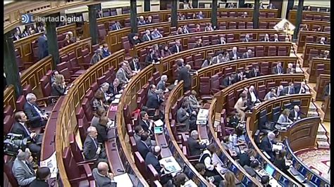 Los Diputados De Amaiur Exhiben Carteles De Apoyo A Los Presos De ETA