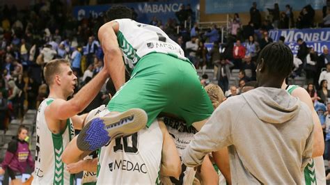 Las Fotos Del Triunfo Del Betis Baloncesto Sobre El Breog N