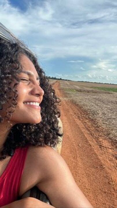 Vídeo Aline Reis abre álbum de viagens de gravação no Mato Grosso do