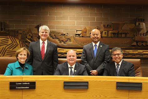 clovis city council elects  mayor swears   councilmembers