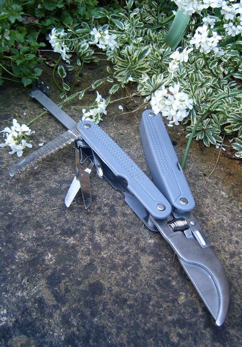 How To Clean Pruning Shears So They're Rust And Bacteria-Free ...