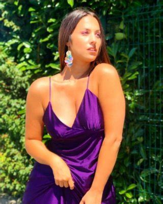 Charlotte Gros Seins Porn Pics PICTOA