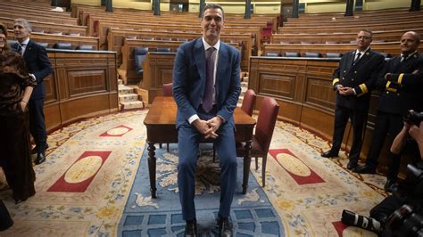 Pedro Sánchez inicia su tercer mandato con una compleja mayoría al