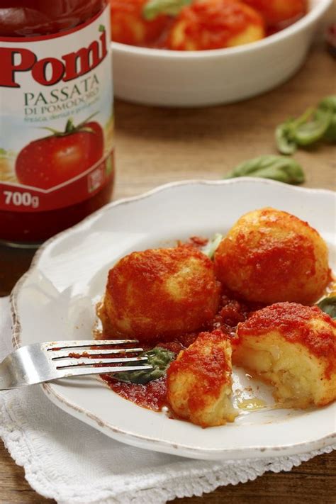 Una Ricetta Per Pomi Polpette Di Patate E Cipolla Al Pomodoro