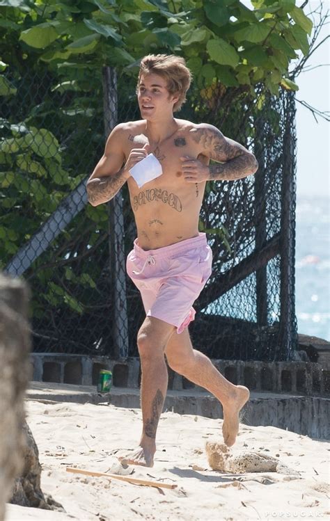 Justin Bieber Shirtless In Barbados Pictures December 2016 Popsugar Celebrity Photo 3