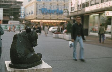 1978 ca Gießen Bär in der Löwengasse Chinon CE II Memot Flickr