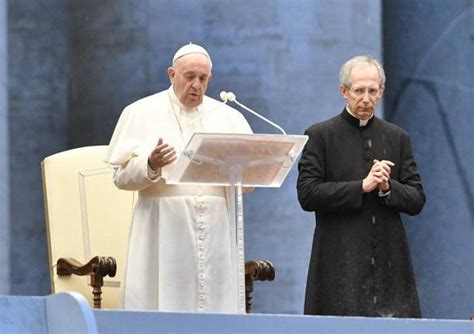 Contro La Guerra Il Coraggio Di Costruire La Pace Il Libro Del Papa