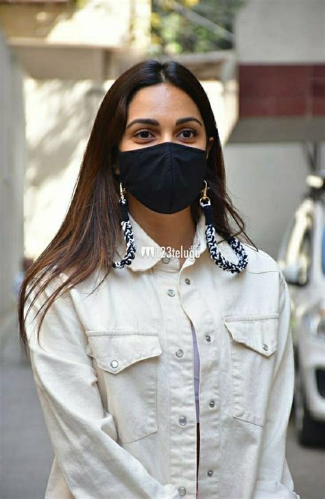 Pin By Harshadmayaramani On Kiara Advani Hot Bollywood Girls Most Beautiful Indian Actress