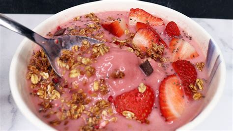 4 Simple Smoothie Bowl Ideas