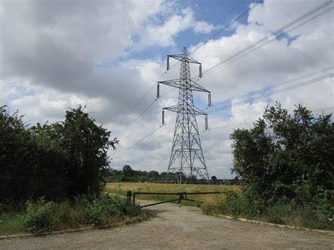 Electricity Pylon Off Tempsford Road © Jonathan Thacker Geograph