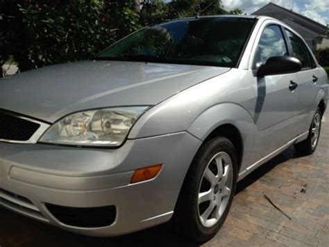 Buy Used 05 Ford Focus Zx4 Se 4 Doors In Excelent Condition 4 Cilindros