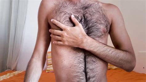 Off 142 b Haariger Latino Otter Zeigt Seine Heißen Achseln Und Seine Brust Pornhub Gay