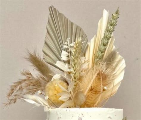 Natural Dried Spear Palm Ruscus Thistle Flower Cake Etsy