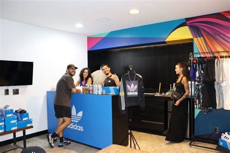 Adidas Teve Ponto De Encontro De Influenciadores Do Lolla Na Housi