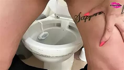 Pissing Compilation Facesitting Amateur Porn Feat Lillynegro By Faphouse Xhamster