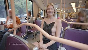 She Flashed Everybody In Public With Her Hot Boobs XNXX