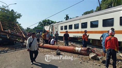 Tabrakan Kereta Api Di Padang Humas PT KAI Penumpang Bisa Kembalikan