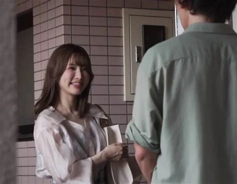 Tranh thủ ngày Cô vợ đi vắng ở nhà phang em nhà bên xinh đẹp mới chuyển tới Sex Hay