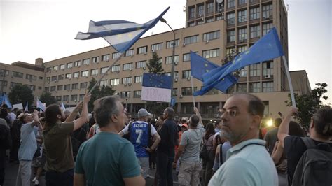 Deseti Protest Srbija Protiv Nasilja Zavr En Ispred Policijske Uprave