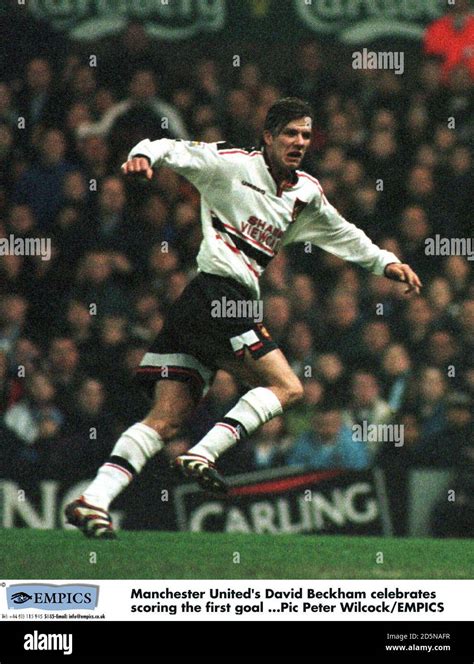 Manchester United's David Beckham celebrates scoring the first goal Stock Photo - Alamy