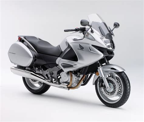 2011 Honda NT700V Review Top Speed