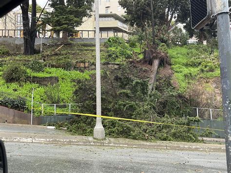 California storm live updates: Nearly 400,000 without power in Bay Are