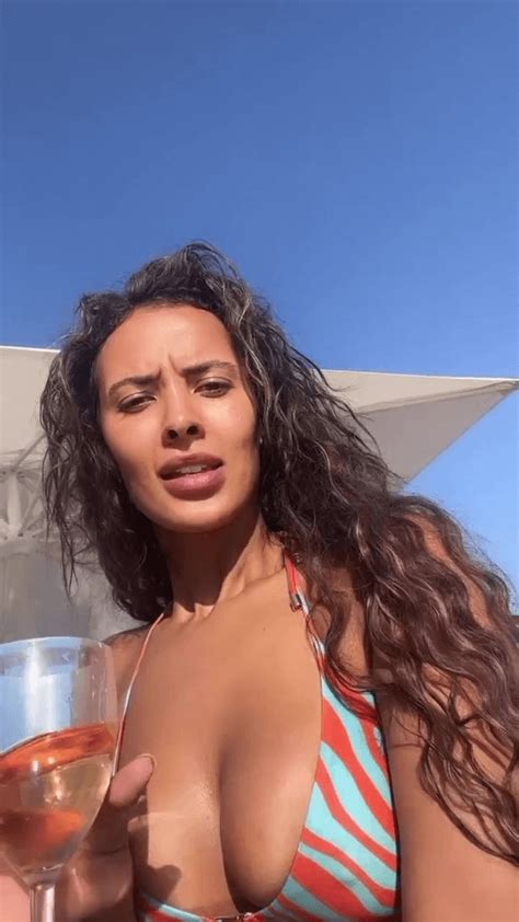 The Love Island Finalist Maya Jama Shows Off Her Amazing Figure In A Patterned Bikini As She