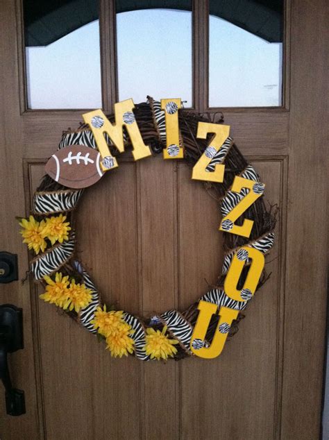 Ready for football! Easy DIY wreath. MIZ-SEC! | Easy diy wreaths, Diy ...