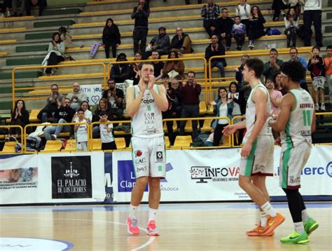 El CB Tormes gana al Obradoiro en la retirada de César Yáñez 84 72