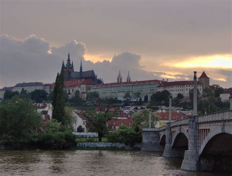 Prague By Night Prague Castle Prazsky Hrad And St Vitus Flickr