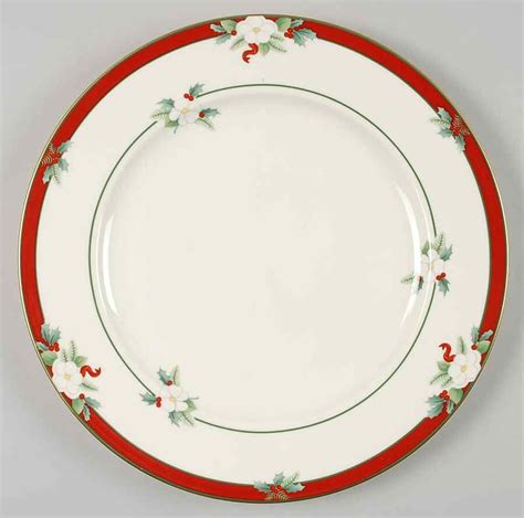 Yuletide Bone Dinner Plate By Pfaltzgraff Christmas China Patterns